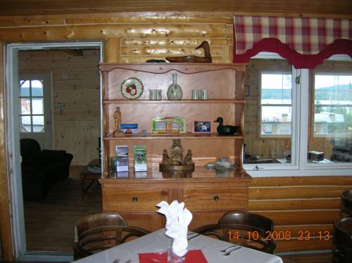 Salle � manger bien �clair�e